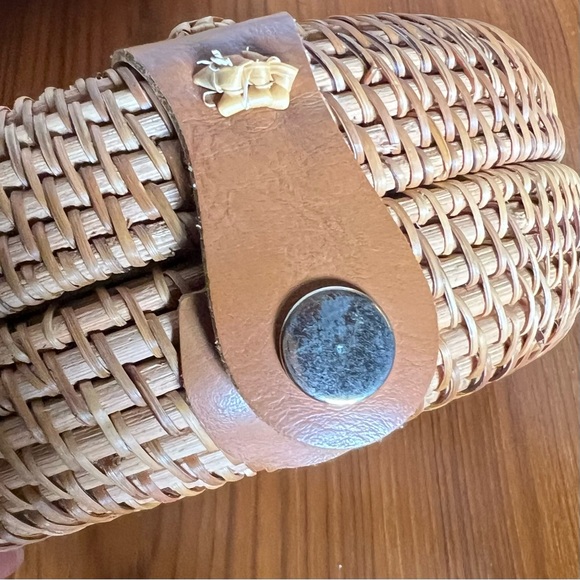 Summer Rose Circular Rattan Crossbody Purse
Great Condition - Picture 10 of 10